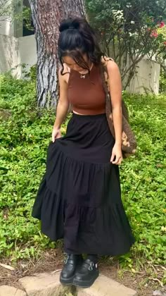 Tank Top Outfits With Skirt, Outfit Ideas With Long Skirts Summer, Long Black Midi Skirt Outfit, Mid Skirt Outfits Aesthetic, White Skirt With Black Top, Tank Top Long Skirt Outfits, Tank Top And Long Skirt Outfit, Long Black Skirt Outfit Boho, How To Style Long Flowy Skirt