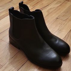 Completely New, Never Been Worn Because It Was Way Too Big, Hope Someone Else Finds Good Use Of It Size: 8.5b Ankle-high Chelsea Boots With Leather Footbed, Ankle-high Faux Leather Chelsea Boots Medium Width, Ankle-high Faux Leather Chelsea Boots, Medium Width Faux Leather Chelsea Boots, Leather Booties With Padded Ankle And Medium Width, Leather Chelsea Boots With Padded Ankle And Flat Heel, Round Toe Booties For Workwear, Medium Width Round Toe Booties For Work, Workwear Booties With Round Toe And Medium Width