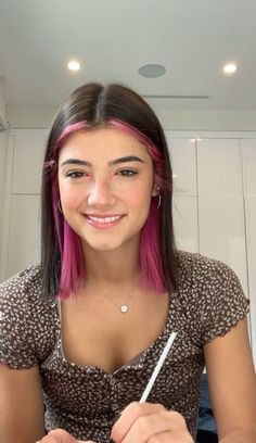 Weird Haircuts, Hair Dye Videos, Pink Hair Dye, Shoulder Hair, Peinados Fáciles Para Cabello Corto, Hair Stylies