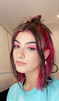 Charli Photo, 90s Grunge Hair, Hair Color Underneath, Hair Color Streaks, Hair Streaks, Hair Color Pastel, Hair Color Purple, Short Hair Color