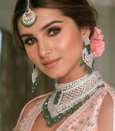 Minimal Makeup Wedding Look Indian, Light Indian Bridal Makeup, Bridal Minimal Makeup Indian, Soft Wedding Makeup Indian, Indian Bride Makeup Wedding Natural, Eyeshadow Makeup Indian, Soft Glam Makeup Looks Indian, Minimal Wedding Makeup Indian, Peach Makeup Look Indian