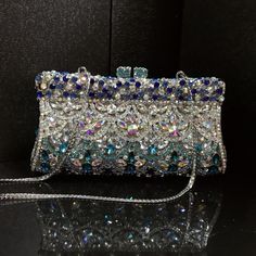 100% handmade evening bags. For Women Who Go For Shopping, Dating, Evening Party or Wedding.Manufacturing time about 5 days, Send us inquiry for wholesale or OEM production. Bridal Clutch Purse, Purse Wedding, Swan Design, Handmade Tiaras, Pearl Clutch, Fish Scale Pattern, Crystal Bags, Wedding Clutch, Bridal Clutch