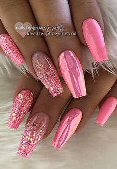 Pink Glitter And Chrome Nails, Cute Pink Glitter Nails, Chrome Pink Acrylic Nails, Pink Glitter Chrome Nails, Glittery Valentines Nails, Bling Spring Nails, Chrome Nail Ideas Art Designs, Creative Pink Nails, Pink Chrome Nails Acrylic