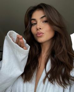 Butterfly Haircut On Brunette, Haircut Brunette Long, Chestnut Hair With Red Undertones, Black Hair For Brunettes, Chocolate Brown Haircut, Face Framing Curtain Bangs Dark Hair, Chocolate Hair Color With Lowlights, Haircut Inspo 2024, Chocolate Brown Hair Styles