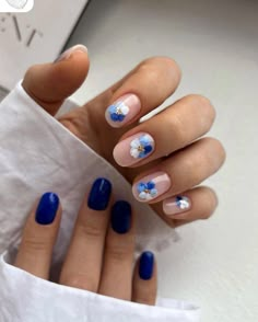 Forget Me Not Nails, Nails With Blue Flowers, Blue Nail Ideas, Minimal Nails Art, Hello Nails, Simple Gel Nails, Blue Nail, Neutral Nails