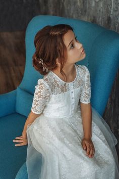 Communion Hairstyles, Ivory Girls Dress, Girls First Communion Dresses, Bridesmaid Flower, Girls Lace Dress, 1st Communion, First Communion Dresses, Flower Girl Hairstyles, Dress Birthday