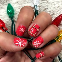 Holiday Nail Designs, Dashing Through The Snow, Holiday Nail, Layered Bob Hairstyles, Layered Bob, Nail Patterns, Holiday Patterns, Holiday Style, Ho Ho Ho