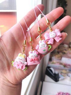 Kawaii Phone Setup, Kawaii Accessories Jewelry, Polymer Clay Charms Kawaii, Cute Clay Charms, Pink Phone Charm, Polymer Clay Bunny, Bunny Clay, Cute Phone Charms, Kawaii Phone Charm