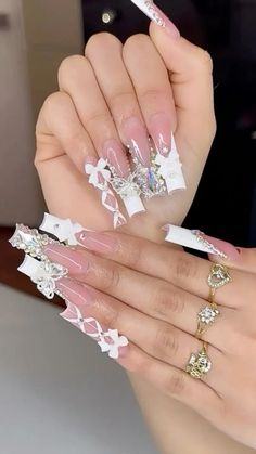 Pretty Gel Nails, Birthday Nails, Long Square Acrylic Nails, Bling Acrylic Nails, Square Acrylic Nails, Long Acrylic Nails, Stylish Nails, Nail Inspo, Pretty Nails