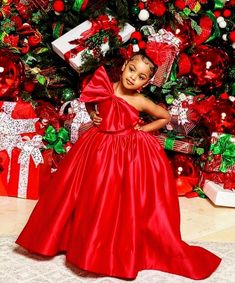 Kids Christmas Photoshoot Ideas, Types Of Attire, Christmas Gown, Christmas Family Photoshoot, Black Kids Fashion, Christmas Attire, Famous Kids, 2piece Outfits, Family Photoshoot Outfits