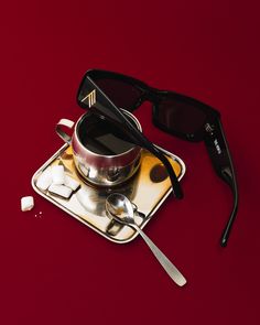 Still Life photography of The Attico sunglasses and steel coffee cups by Rita Afonso Ferreira @ritatakingshots Sunglasses Still Life Photography, Sunglasses Still Life, Sunglasses Ads, Product Still Life Photography, Sunglasses Photography, The Attico