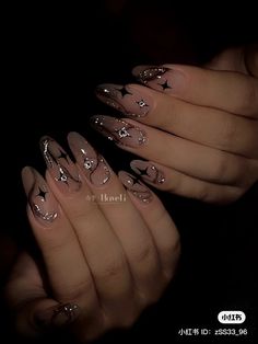 Black And Chrome Star Nails, Unique Nails Black, Black Xiaohongshu Nails, Nail Art Designs Fancy, Sagittarius Birthday Nails Designs, Black Long Nails With Gems, Cute 21st Birthday Nails, Dark Square Nail Designs, Acubi Nails Aesthetic