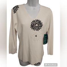 White And Black Decorated Sweater With 3/4 Sleeves. Approx Measurements Are Bust 18 And Length 23. Ff Elegant 3/4 Sleeve Sweater For Spring, White 3/4 Sleeve Tops For Winter, White 3/4 Sleeve Winter Sweater, Embroidered Sweater, Sweater Sleeves, Sleeve Sweater, Vneck Sweater, Colorful Sweaters, Black Sweaters