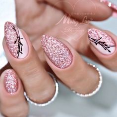 Rose Nail Art, Nail Drawing, Pretty Nail Art Designs, Rose Nails, Nail Designs Glitter, Glitter Nail Art, Classy Nails, Chic Nails, Short Acrylic Nails