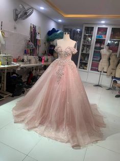 Sparkly Pink Wedding Dress, Light Pink Dress Quinceanera, Princess Tulle Pageant Dress For Prom Season, Princess Tulle Pageant Dress For Prom, Princess Style Tulle Pageant Dress For Prom, Princess Tulle Evening Dress For Pageant, Princess Style Tulle Evening Dress For Pageant, Princess Style Tulle Evening Dress For Pageants, Fitted Organza Quinceanera Dress For Party