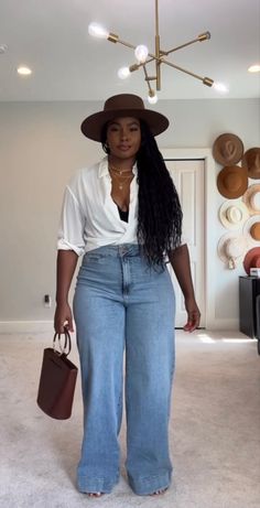 Wide Leg Jeans Outfit For Work, Casual Work Outfits Summer Midsize, Summer Capris Outfits, Midsize Wide Leg Jeans, Petite Midsize Fashion, High Rise Wide Leg Jeans Outfit, White Tshirt Outfit, Wide Leg Jeans Outfit, Chic Dress Classy