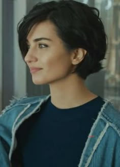 Bob Hairstyle Ideas, Tuba Buyukustun, Chin Length Hair, Short Wavy Hair, Haircuts For Medium Hair