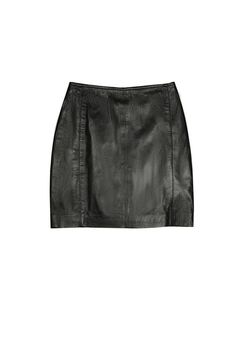 ELSA CLASSIC MINI SKIRT – ALLSANTAELLA Leather Skirt Mini, Classic Mini Skirt, 80's Fashion, Leather Mini Skirt, Skirt Mini, Leather Cleaning, Leather Mini Skirts, Classic Mini, 80s Fashion