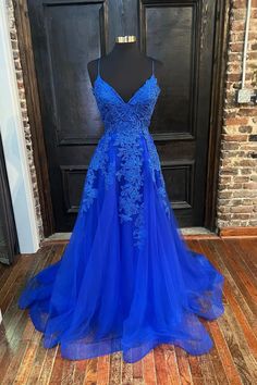 Blue Tulle Lace Long Prom Dress Dream Prom Dress, Robes D'occasion, Blue Prom Dress, Deb Dresses, Classy Prom Dresses, Stunning Prom Dresses, Blue Evening Dresses, Prom Dress Inspiration, Cute Prom Dresses