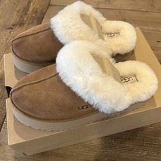 Send Offers. I May Accept. Brand New Never Worn Or Tried On Size 8 Women 100% Authentic From Ugg Sold Out Everywhere Same Day / Next Day Shipping (Unless Holiday) Expensive Wishlist, Preppy Slippers, Drippy Shoes, Ugg Shoes Women, Cute Uggs, Pretty Sneakers, Grunge Pictures, Bday Gifts, Preppy Shoes