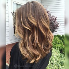 Soft Honey Balayage More Soft Honey Balayage, Level 6 Balayage, Balayage Hair Honey, Boliage Hair, Balayage Hair Brunette Long, Balayage Hair Morenas, Honey Highlights, Soft Balayage