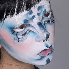 poussaay ig mua illusion makeup Glitch Makeup, Asymmetrical Makeup, Cool Makeup Looks Creative, Creature Makeup, Cross Makeup, Makeup Looks Creative, Mushroom Makeup, Weird Makeup, Makeup Unique