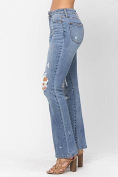 Judy Blue Stone Wash Destroyed Bootcut Jeans 93% Cotton, 6% Polyester, 1% SpandexRise: 10 3/4"Inseam: 31"Model Info:Size: 1Height: 5'10Waist: 24.5"Hip: 38" Want to view this on the *Live* Sizing & Styling Guide?! Watch it in the photo section above! *You will need to scan through to find this specific item on the video. Rachel is a size 6/8, Kristine is a 14/16. Sleepwear Dress, Online Clothing Boutiques, Judy Blue Jeans, Dresses By Length, Designer Jeans, Clothing Labels, Winter Casual, Lane Bryant, Jeans Style