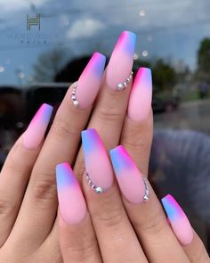 30th Birthday Nails, Unghie Sfumate, Gel Nail Art Designs, Unicorn Nails, Ombre Acrylic Nails, Vibrant Nails, Glow Nails, Coffin Nails Long