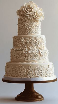 Victorian Style Wedding Cake, Wedding Cake Mexican, Old Spanish Wedding, Modern Spanish Wedding, Barnhouse Wedding, Wedding Cake Ideas Elegant, Mexican Wedding Ideas, Modern Mexican Wedding, Antique Wedding Cake