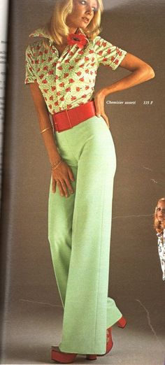 "Retro 1970's Charlie's Angels Blazer & Bell Bottom Pants Sewing Pattern- Notched Collar Jacket- Flared Skirt- Simplicity 6876- Size 10 Bust 32 1/2\" - Size 12 Bust 34\" Farrah Fawcett Fashion Size 10 Bust 32 1/2 Waist 25 Hip 34 1/2 Size 12 Bust 34 Waist 26 1/2 Hip 36 Misses' Unlined Jacket, Pants and Skirt Sewing Pattern: Skirt V1 and pants V2,3 have back zipper and waistband. The unlined jacket with front button closing has notched collar, set-in sleeves and top-stitching trim. V1,2 with long 1970 Fashion, 70s Inspired Outfits, Wide Legged Pants, Chique Outfit, 1970s Women, Fashion 1970s, 60s 70s Fashion, Fashion 70s, 70s Inspired Fashion