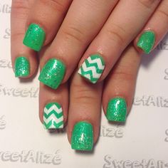 Instagram photo by sweetalize #nail #nails #nailart Patrick Nails, St Patrick Day Nails Acrylic, Irish Nails, Chevron Nail Art, Green Acrylic Nails, St Patricks Day Nails, Chevron Nails, Fingernail Designs, Gel Powder