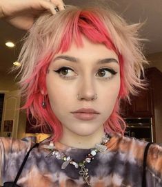 Two Toned Mullet, Pixie Haircut Edgy, Shag Pixie Cut, Dyed Pixie Cut, Haircut Summer, Haircut Inspo, Medium Haircuts, Stylish Short Haircuts, Pixie Hair