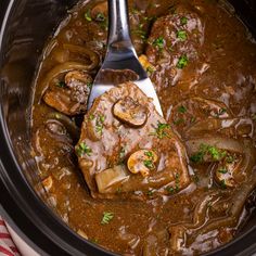 Slow Cooker Round Steak and Gravy - My Incredible Recipes Slow Cooker Top Round Steak, Round Steak Crockpot, Slow Cooker Round Steak, Round Steak Recipes Crock Pot, Tenderized Round Steak Recipes, Round Steak And Gravy, Slow Cooker Steak Recipes, Beef Round Steak Recipes