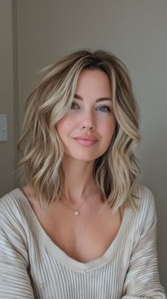 Versatile Haircut, Medium Length Wavy Hair, 23 Summer, Hair Colorful, Classic Bob, Brown Hair With Blonde Highlights, Hair 2024, Hair Color And Cut, Soft Waves