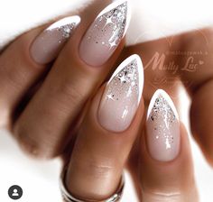 Christmas French Nails, Almond Nail Ideas, Spring Manicure, Nails Designer, Sassy Nails, Christmas Gel Nails, Glamour Nails, Almond Nail