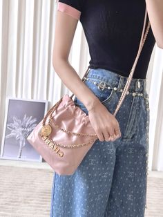 Chanel Core, Beauty Recipes Hair, Cute School Bags, Japan Fashion Street, Sweet Bags, Tomboy Style Outfits, Pretty Bags, Tomboy Fashion