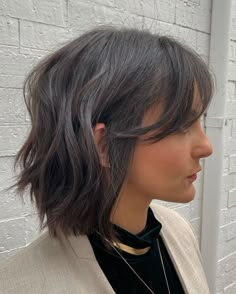 Choppy Bob with Swoopy Bangs Swoopy Bangs, Long Bob With Bangs, Short Bobs With Bangs, Trendy Bob Hairstyles, Short Wavy Bob, Choppy Bob Haircuts, Bob Hairstyles With Bangs, Polished Hair