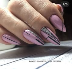 Cateye Nailart Winter, Matte Pink Nails, Fancy Nail Art, Geometric Nail Art, Nails Design With Rhinestones, Geometric Nail, Almond Nails Designs, Cute Gel Nails, Fancy Nails