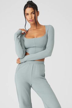 Soft Sculpt Long Sleeve - Cosmic Grey | Alo Yoga Alo Yoga Outfit, Gymnastics For Beginners, Rich Girl Fashion, All About Gemini, Sweetheart Neckline Top, Heels And Sneakers, Ruched Pants, Barbie Sets, Soft Minimalism