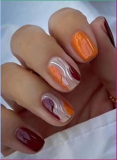 Get ready to spice up your Thanksgiving style with these festive nail designs! From warm autumnal hues to adorable turkey-themed accents, these nail art ideas will add a touch of seasonal flair to your look. Whether you're aiming for elegance or playful charm, discover tips and tricks to adorn your nails with the spirit of the holiday. Embrace the colors of fall and celebrate Thanksgiving in style with these creative and eye-catching nail designs. 🦃💅✨ November Gel Nails Short, November Gel Nails, Short November Nails, Unghie Sfumate, Kutek Disney, Simple Fall Nails, November Nails, Fall Gel Nails, Cute Nails For Fall