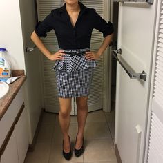 💕🎉HP!!!🎉💕❤️Houndstooth Peplum Skirt❤️NWOT✨🎉 Brand new, never been worn!👍🏻✨ Bought this to wear to a work function but ended up wearing a dress!😊 I LOVE how flattering this skirt is! The peplum really accentuates your waist and the stretchy material of the skirt hugs your hips and thighs so it looks even more flattering!!!💕 Selling because I need the money! Ross Skirts Pencil Salon Uniform, Work Function, Peplum Skirt, Closet Goals, Skirts Pencil, The Money, A Dress, Stretchy Material, Pencil Skirt