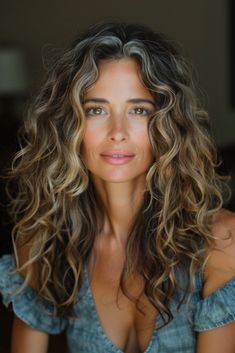 Curly Hairstyles for Women Over 40 Curly Brown Highlighted Hair, Curly Hair With Balayage Highlights, Curly Natural Highlights, Highlights In Curly Brown Hair, Long Curly Hair Highlights, Wavy Balayage Hair, Highlighted Curls, Balayage Curly Hair Natural Curls, Curly Balayage Hair