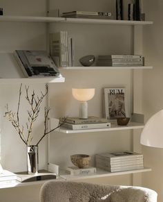 #druxiidesigns #interiors #architecture #interiordesign #interiorinspo #homeinspo Styled Bookshelves, Japandi Interior, White Interior Design, Flat Ideas, Bedroom Renovation, Minimalism Interior, Living Room Inspo, Minimalist Interior, Home N Decor