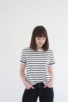 French Bob Oblong Face, French Bob Straight Hair No Bangs, French Bob With Bangs Asian, Casual Black T-shirt With Striped Collar, Black Bob With Bangs Aesthetic