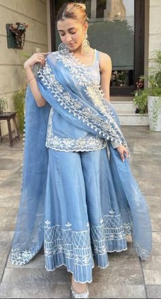 Diwali Dresses, Trendy Outfits Indian, Traditional Dresses Designs, Indian Dresses Traditional, Modest Dresses Casual, Traditional Indian Outfits, Dress Design Patterns