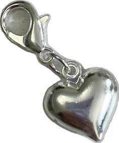 Silver Charm Bracelet With Heart Beads, Valentine's Day Heart-shaped Dangling Charms, Metal Heart Charm, Silver Heart-shaped Dangling Charms, Silver Heart Shaped Dangling Charms, Silver Heart Metal Charms, Silver Heart Charms With Dangling Details, Heart-shaped Charm Bracelet With Dangling Charms For Valentine's Day, Nickel-free Heart-shaped Metal Charms