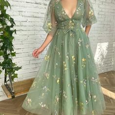 Never Worn! Tag Still On. Tea Length Prom Dress, Midi Prom Dress, Tea Length Tulle, Princess Prom Dresses, Prom Dresses With Pockets, Cocktail Outfit, Evening Party Gowns, Lace Prom Dress, Inner Goddess