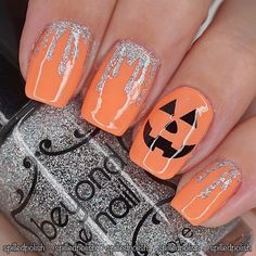 See more nail arts inspiration and tutorial in this Nails Pumpkin, Diy Nails Easy, Black Halloween Nails, Halloween Nails Diy, Cute Halloween Nails, Pumpkin Nails