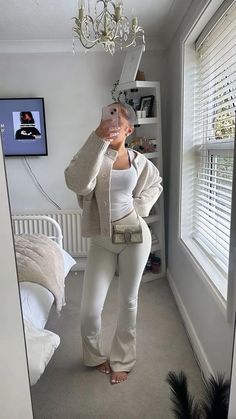 College Cozy Outfits, Cute Cosy Outfits, Style Inspiration Baddie, Cosy Fits, Outfit Ugg, Adrette Outfits, Zara Style, Winter Fashion Outfits Casual, Outfit Inspo Casual