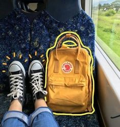 Mochila Kanken, Fjall Raven, Fotografi Iphone, Photographie Inspo, Foto Tips, Foto Poses, Trik Fotografi, Creative Instagram Stories, Yellow Aesthetic